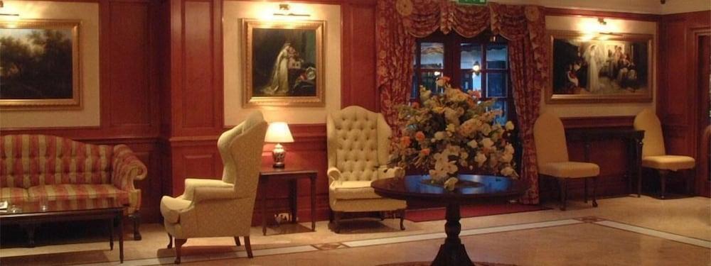 Barn Hotel London Ruislip Eksteriør billede