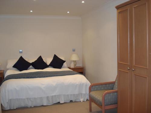 Barn Hotel London Ruislip Eksteriør billede