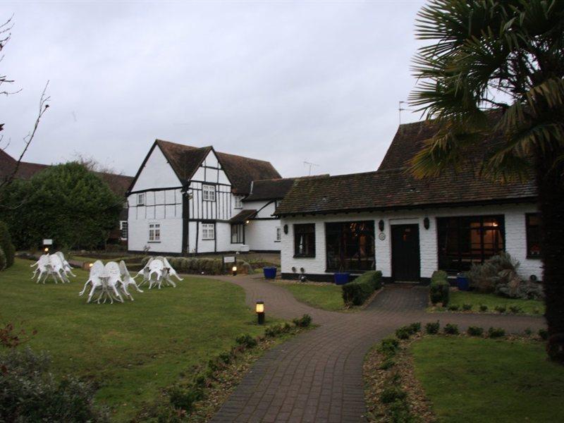Barn Hotel London Ruislip Eksteriør billede