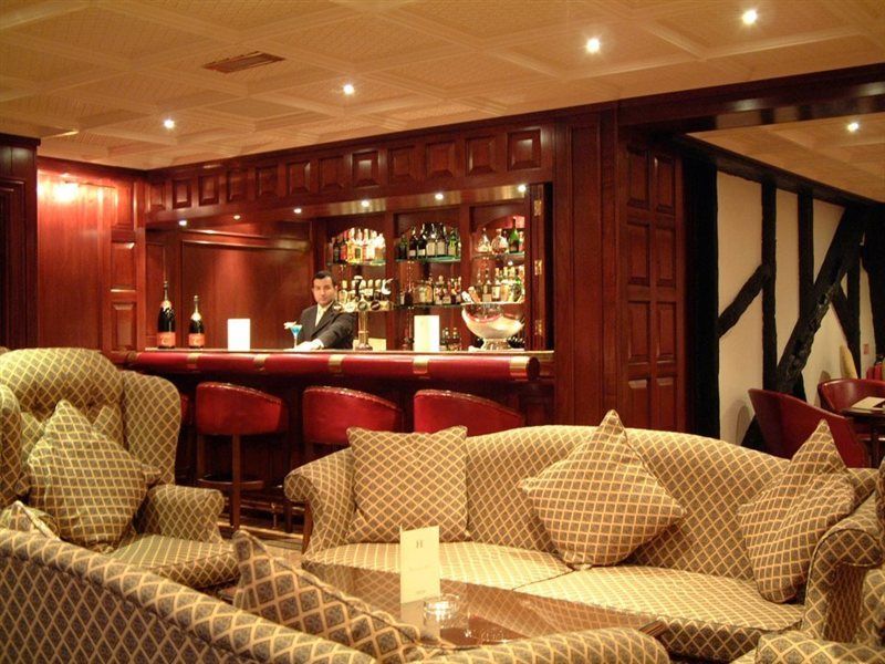 Barn Hotel London Ruislip Eksteriør billede